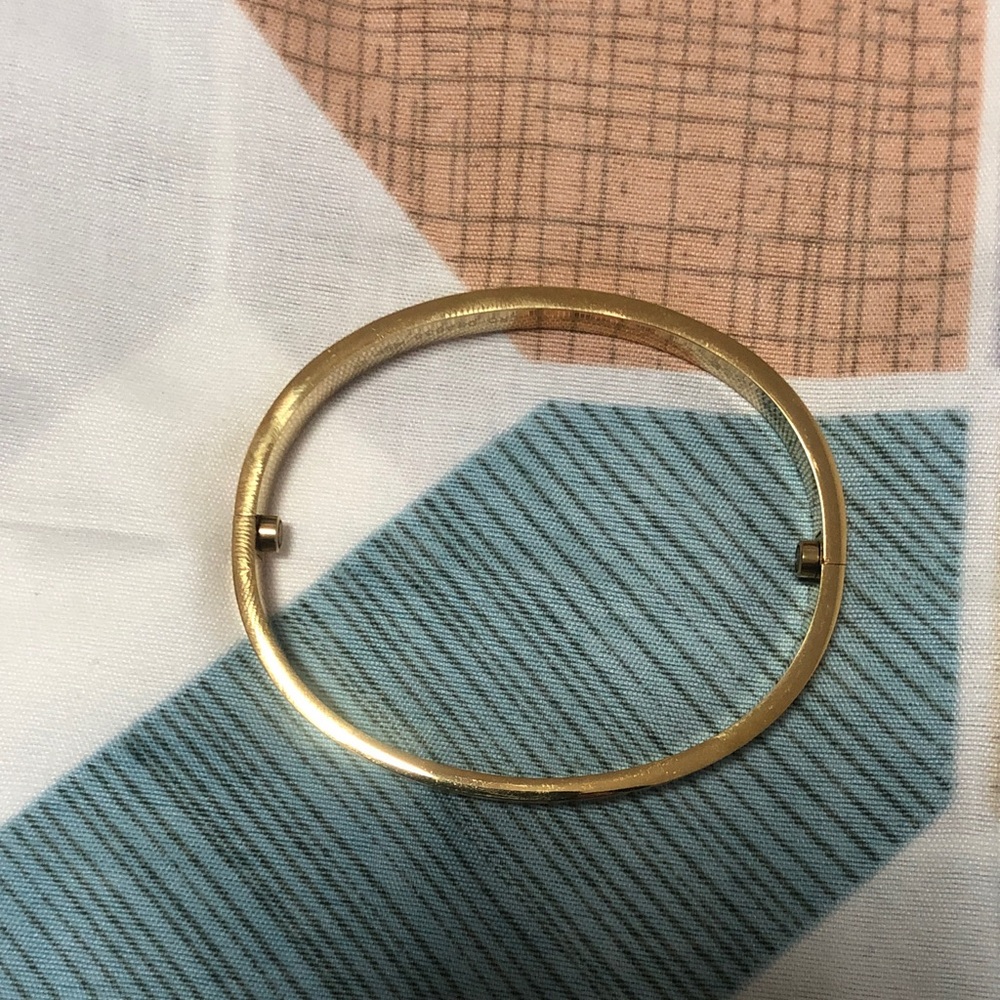Elegant Gold Bangle Bracelet